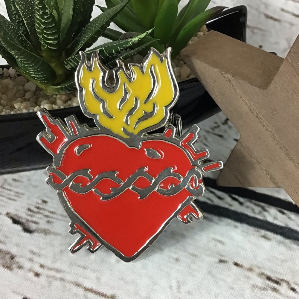 NEW Flaming Heart flame 🔥❤️ Belt Buckle